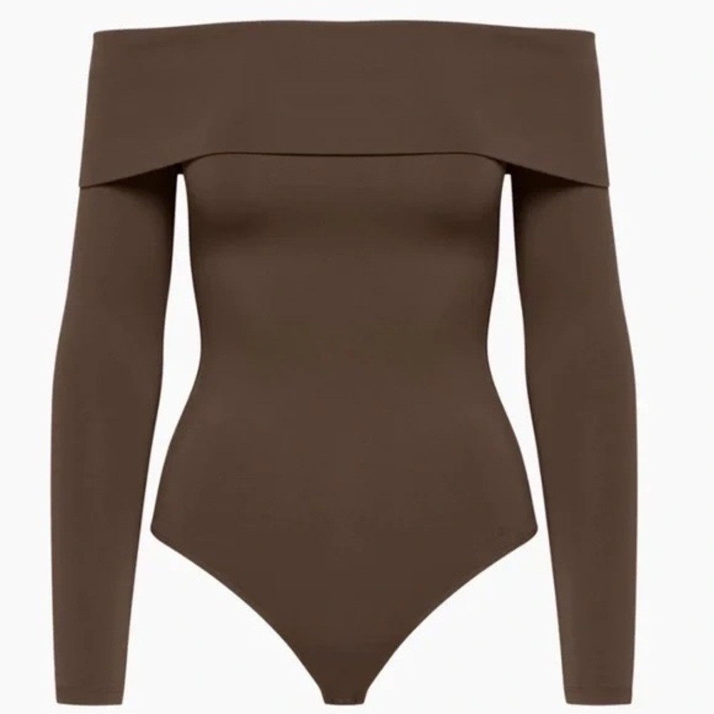 Aritzia Babaton Contour Off-Shoulder Bodysuit